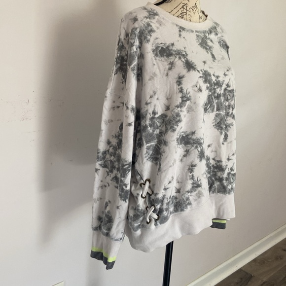 Secret Treasures 3x Sweater - Picture 2 of 4